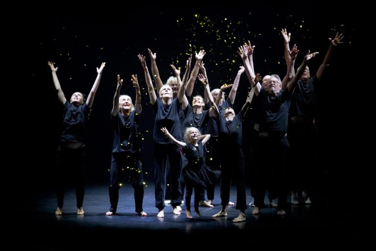 Moving Torup-gruppen i Birdy NamNam, koreografi: Nathalie Ruiz, foto: Malin Arnesson