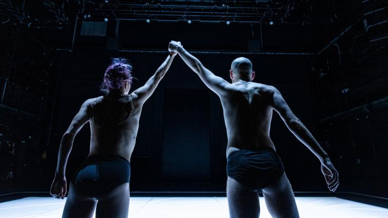 Kat Nakui och Samuel Denton, dansar i föreställningen "Common Ground".