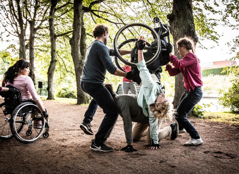 Bild från föreställningen Uncharted.