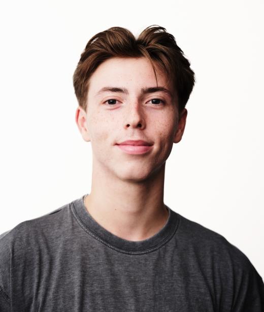 Skånes Dansteaters dansarpraktikant Leon Lindbäck.